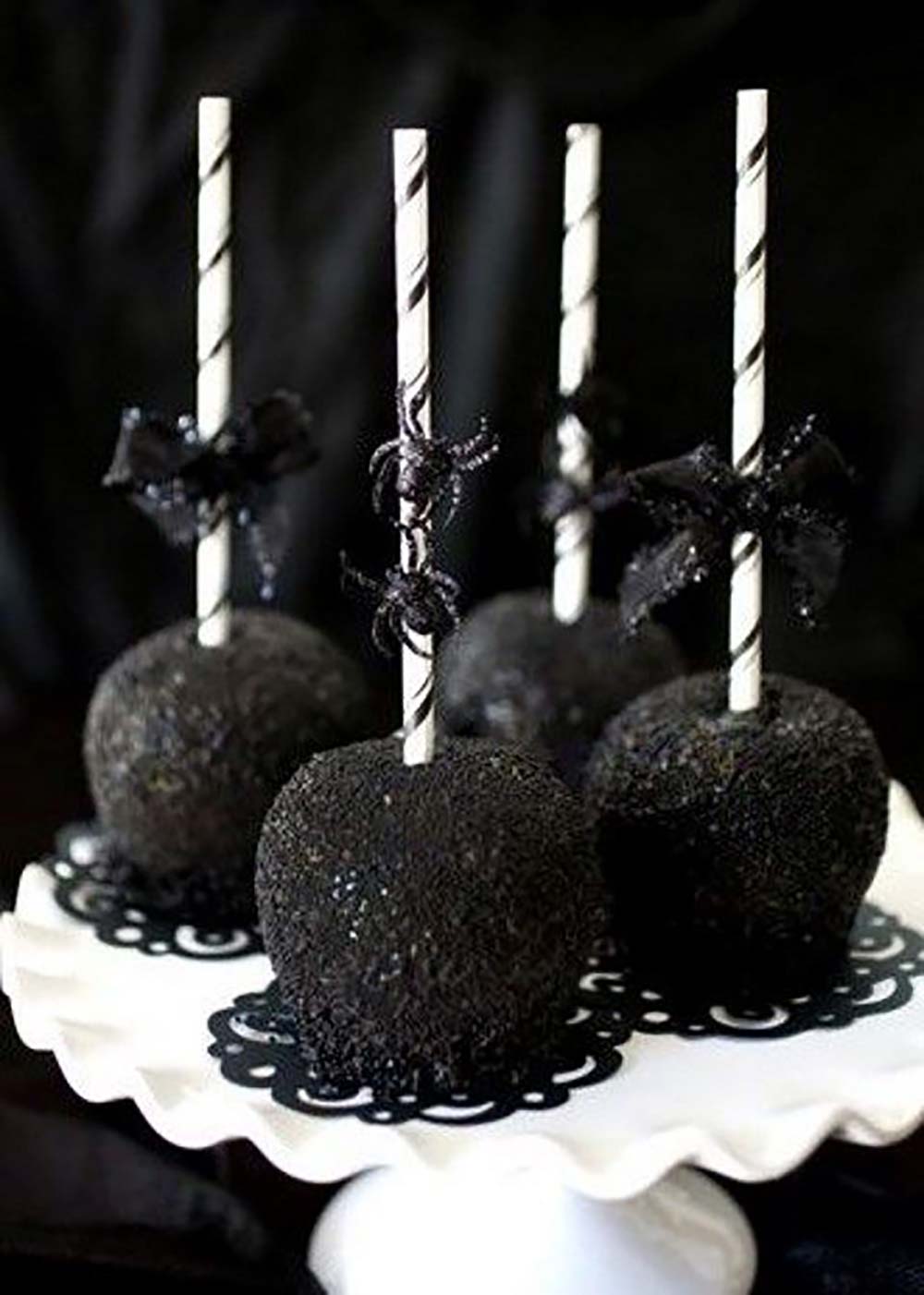 Black Caramel Apples for your Perfectly Spooky Halloween Wedding!